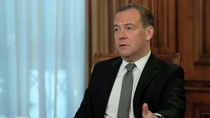 Медведев назвал любимые военные фильмы